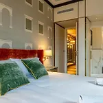 2 Floor Suite Near Duomo