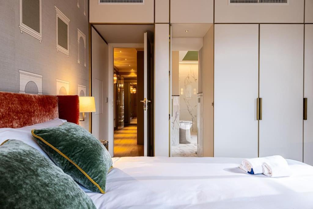 2 Floor Near Duomo * Milan